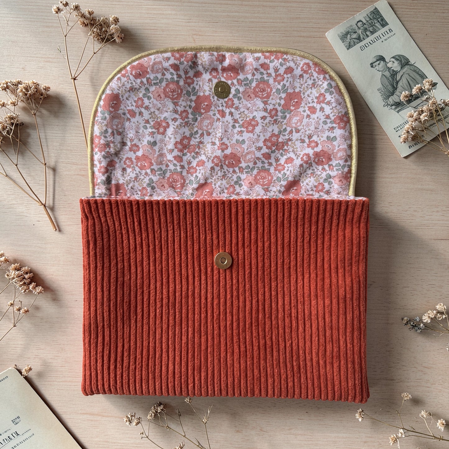 Pochette à livre de poche