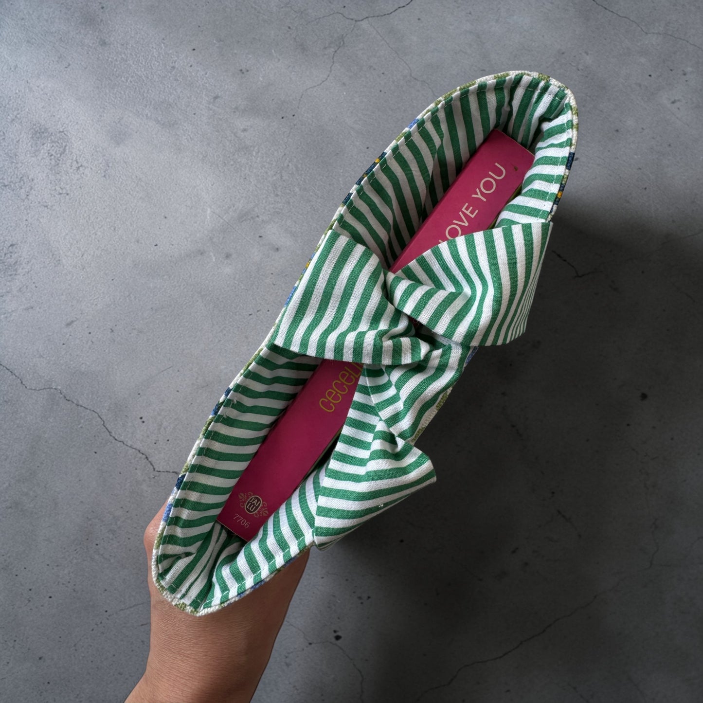 Pochette à livre de poche